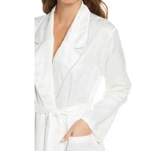RACHEL PARCELL Satin Robe - Picture 4 of 13